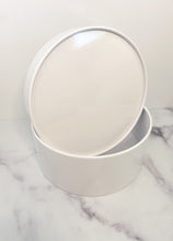 Load image into Gallery viewer, Large Gift Box (Round)